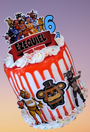 Torta con capas de colores del arcoíris